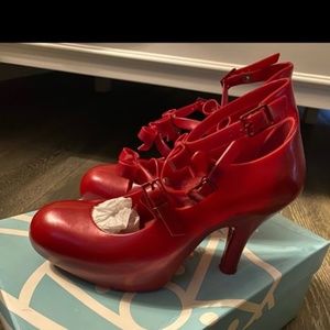 VIVIENNE WESTWOOD X MELISSA red heels size 6